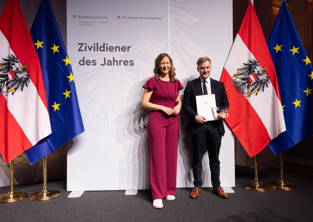 Am 16. November 2023 verlieh Staatssekretärin Claudia Plakolm im Rahmen einer Festveranstaltung, den Preis "Zivildiener des Jahres 2023".